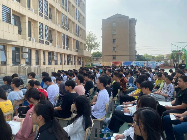 岳陽市江南通信職業(yè)技術(shù)學校,岳陽江南學校,岳陽江南通信學校,岳陽職業(yè)學校